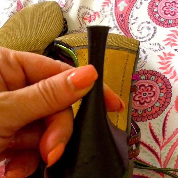 Donald J Pliner Heels - Picture 4 of 6